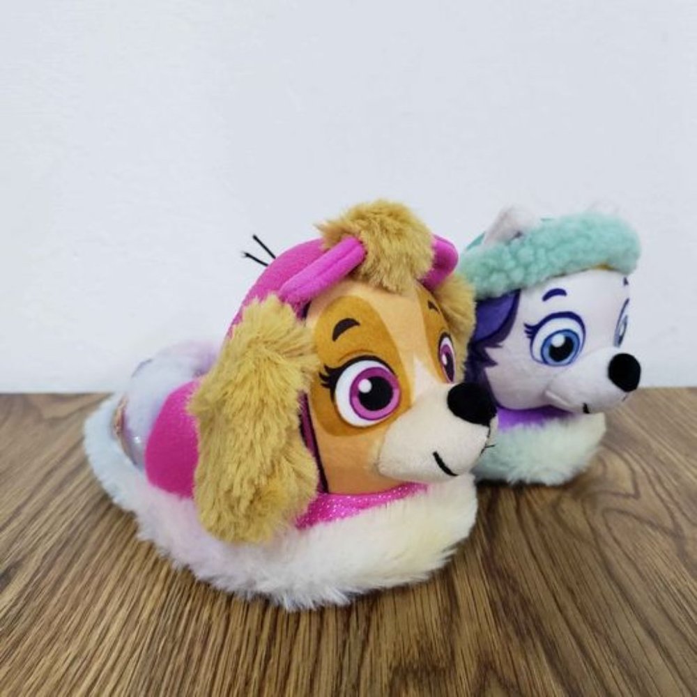 NWT Paw Patrol Toddler Girl's Plush Everest & Skye Winter House Slippers
